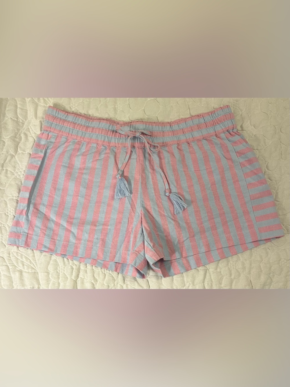 Vineyard Vines Striped
Pop Embroidered 
Pull-On Shorts NWT size Medium - Picture 2 of 9